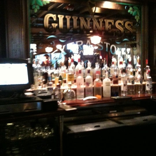 Foto tirada no(a) Ri Ra Irish Pub por Lance &. em 9/26/2011