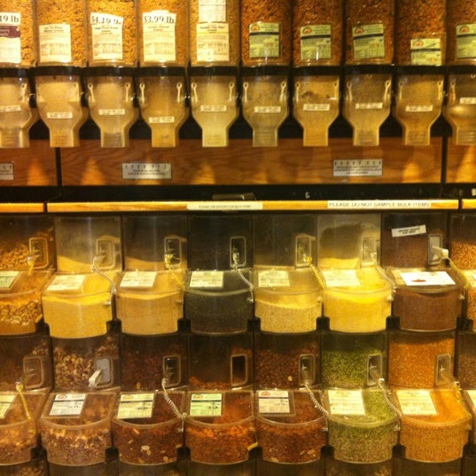 8/11/2012 tarihinde Kirsten L.ziyaretçi tarafından Perelandra Natural Foods'de çekilen fotoğraf