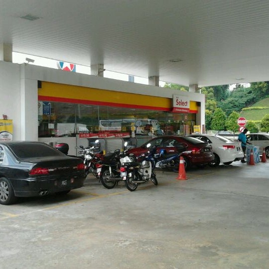 Foto tomada en Shell  por Azran A. el 1/18/2012