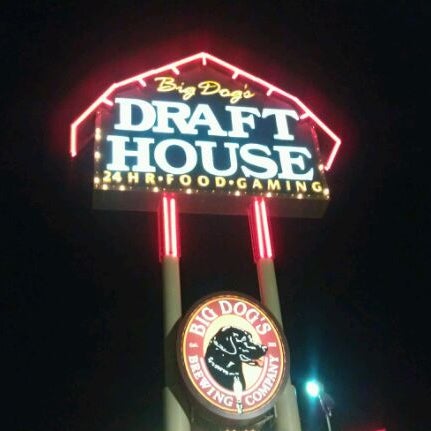 Photo taken at Big Dog&#39;s Draft House by Manny on 11/22/2011