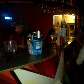 Foto tomada en Stars Pizza, karaoke &amp; Bar  por Luro M. el 9/16/2011