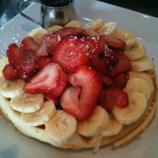 2/9/2012 tarihinde Nanci M.ziyaretçi tarafından Crave Cafe'de çekilen fotoğraf