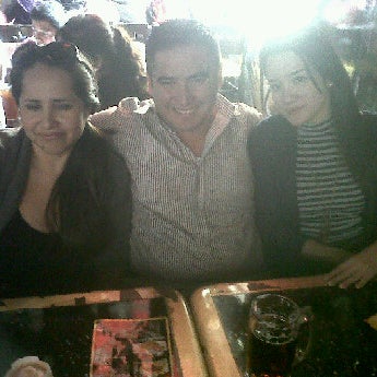 Foto diambil di Stars Pizza, karaoke &amp; Bar oleh Manuel G. pada 12/5/2011