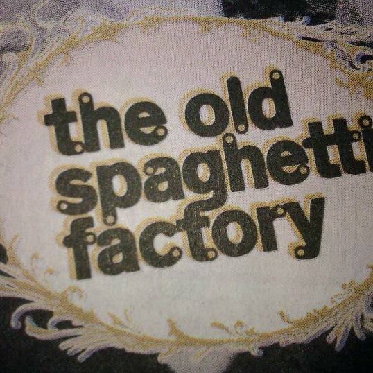 Foto tirada no(a) The Old Spaghetti Factory por Richard D. em 10/1/2011