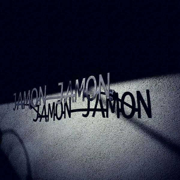 Foto tirada no(a) Jamon Jamon por Suzi em 6/26/2011