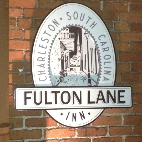Foto tirada no(a) Fulton Lane Inn por Josh J. em 2/19/2012