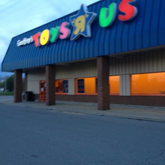 Toys"R"Us (Now Closed) Toy Store in Louisville