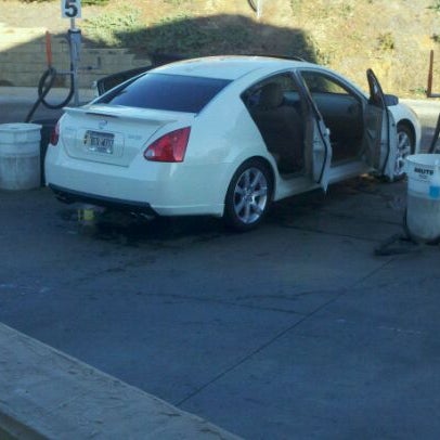 2/26/2011 tarihinde Michael B.ziyaretçi tarafından Cactus Car Wash'de çekilen fotoğraf
