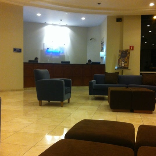 Photo taken at Holiday Inn Express Puebla by Alberto G. on 4/23/2012