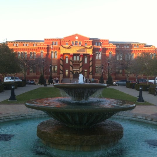 Photos At Southlake Town Square Shopping Plaza In Southlake