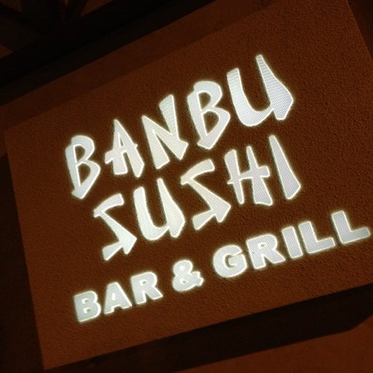 รูปภาพถ่ายที่ Banbu Sushi Bar &amp; Grill โดย SaM F. เมื่อ 6/28/2012