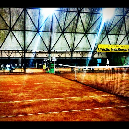 Снимок сделан в Tennis Club Mariano Comense пользователем Christian C. 7/6/2012