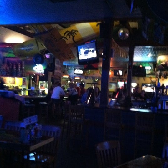 3/5/2012 tarihinde Trevor H.ziyaretçi tarafından Daiquiri Shak Raw Bar &amp; Grille'de çekilen fotoğraf