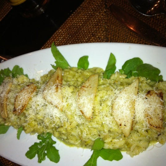 Foto tomada en Carpaccio ristorante italiano  por Nora F. el 8/27/2012