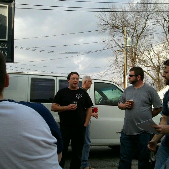 Foto tomada en Tuxedo Park Brewers  por Matt A. el 3/17/2012