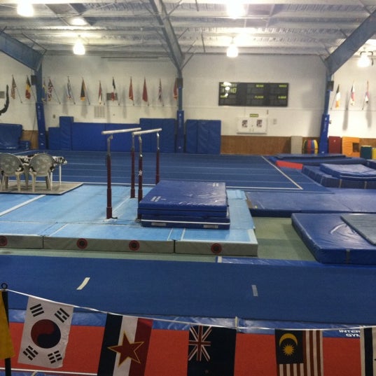 รูปภาพถ่ายที่ International Gymnastics Camp โดย Becky W. เมื่อ 10/29/2011