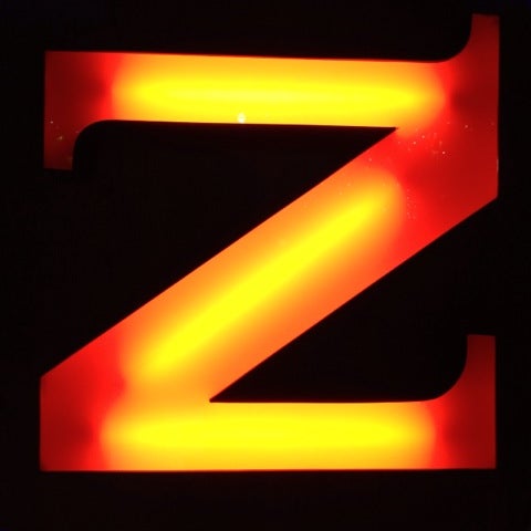 Foto tirada no(a) Below Zero Lounge por Rick N. em 1/8/2012