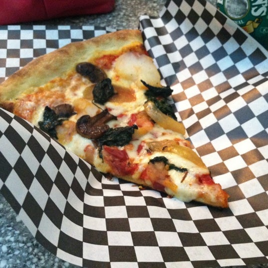 9/5/2012 tarihinde Jenna F.ziyaretçi tarafından Pop Up Pizza'de çekilen fotoğraf