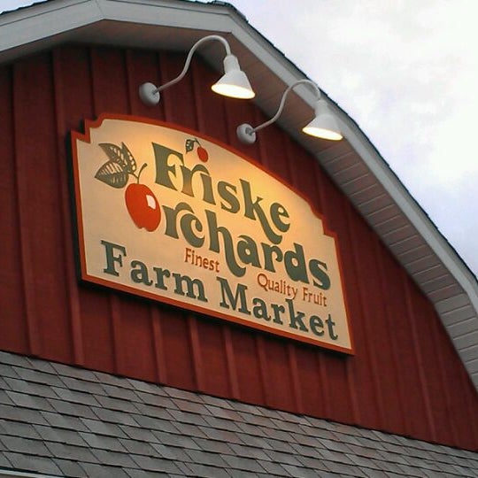 Photo taken at Friske Orchards Farm Market by Michael G. on 10/15/2011