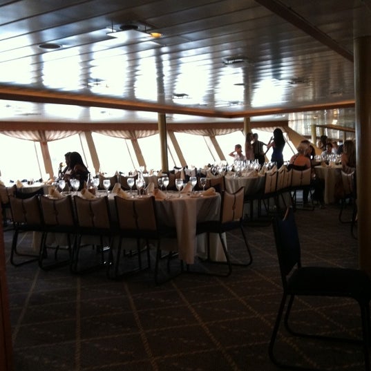 Foto tomada en World Yacht  por Robert A. el 8/19/2011