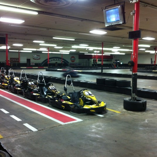 Das Foto wurde bei Track 21 Indoor Karting &amp; More von Jacqueline C. am 6/16/2012 aufgenommen