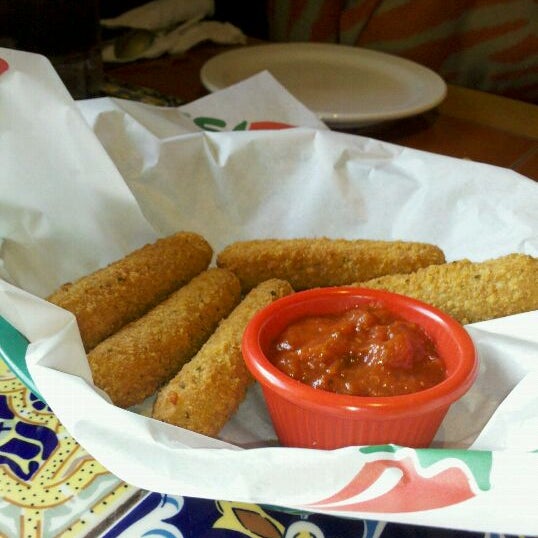 Photo taken at Chili&#39;s Grill &amp; Bar by Maria A. on 8/7/2011