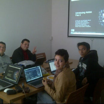 Das Foto wurde bei Activ Developing Experiences von Sergio B. am 12/2/2011 aufgenommen