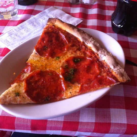 Снимок сделан в Nice Pizza пользователем Caroline J. 2/23/2012
