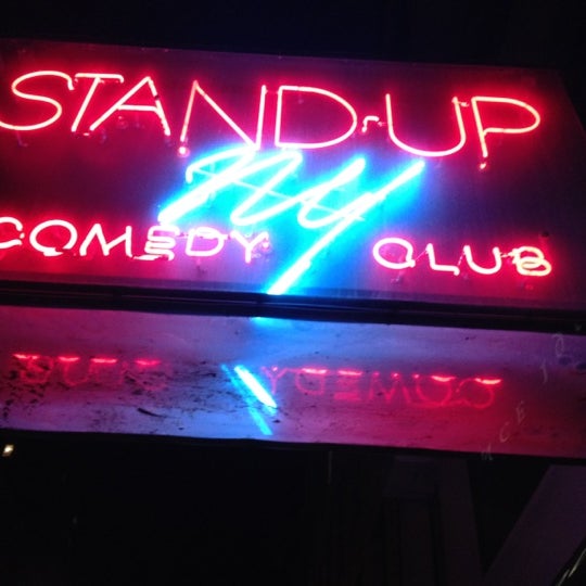 Foto tomada en Stand Up NY  por Mansa el 8/24/2012