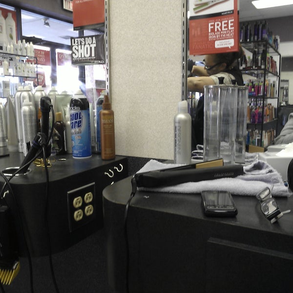 Holiday Hair (Now Closed) Hair Salon in Bethlehem