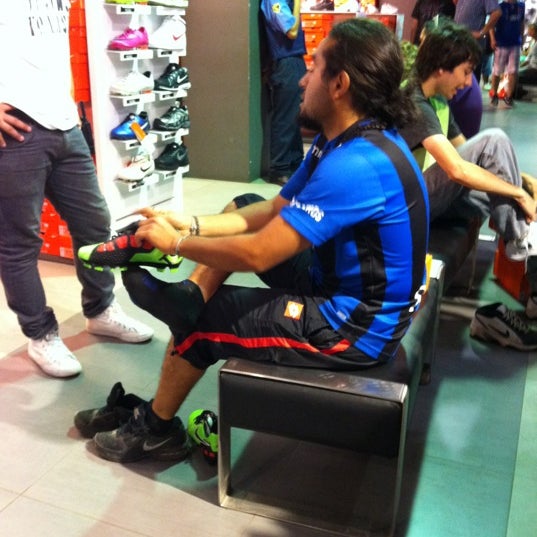 Fotos en Nike Factory Store Buenaventura - Quilicura - 22 tips