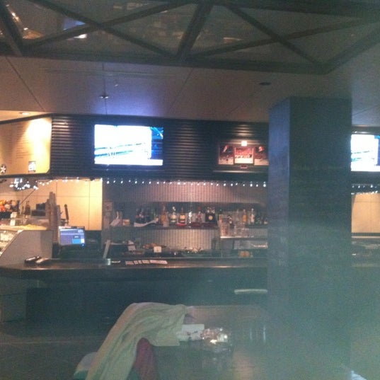 รูปภาพถ่ายที่ Eh! Restaurant โดย Noke H. เมื่อ 2/21/2012
