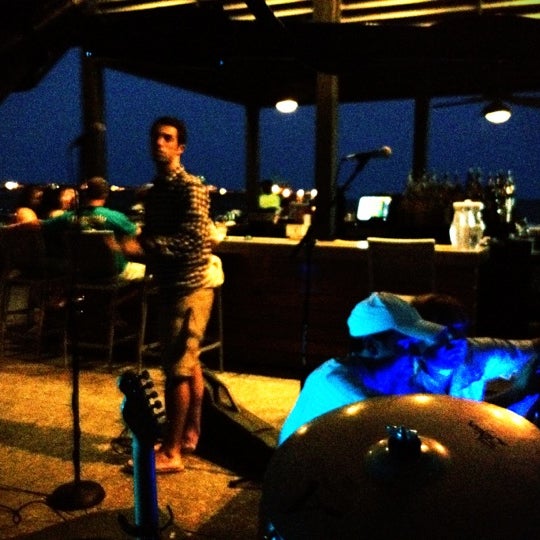 Foto tomada en BLU Restaurant &amp; Bar  por Jake W. el 6/9/2012