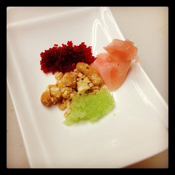 Das Foto wurde bei Sushi-Go von Sushi-Go M. am 5/25/2012 aufgenommen