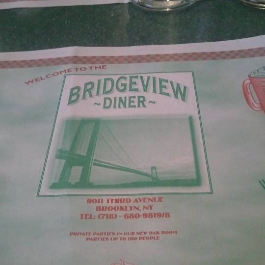 Das Foto wurde bei The Bridgeview Diner von Alaedeen K. am 5/19/2012 aufgenommen