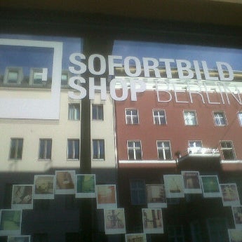 Das Foto wurde bei Sofortbild-Shop Berlin von Federica D. am 7/22/2012 aufgenommen