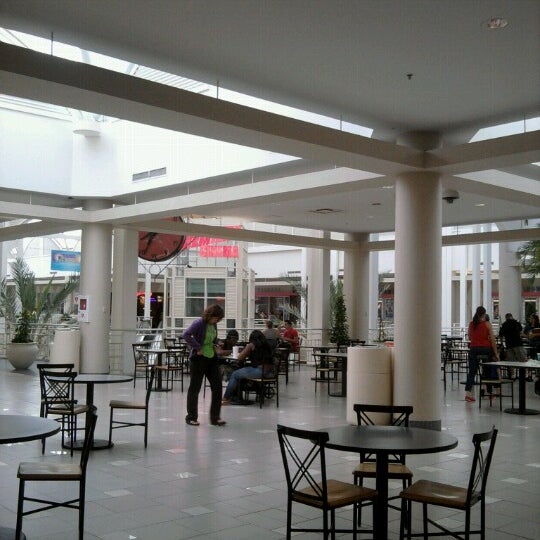 Photo taken at Orlando Fashion Square by Jeanette Yvonne M. on 7/25/2012