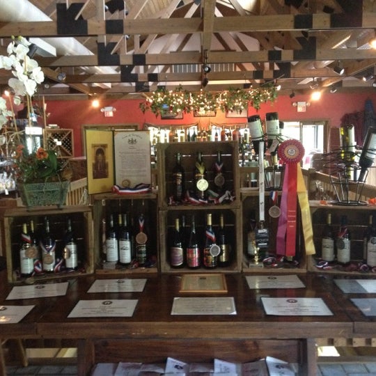 Foto tomada en Blue Mountain Vineyards &amp; Cellars  por MISSLISA el 6/14/2012