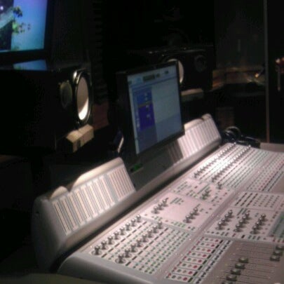 6/16/2012에 Atif S.님이 Quad Recording Studios에서 찍은 사진