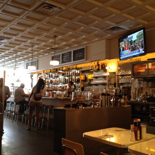 6/28/2012 tarihinde Nate F.ziyaretçi tarafından The Bowery Diner'de çekilen fotoğraf