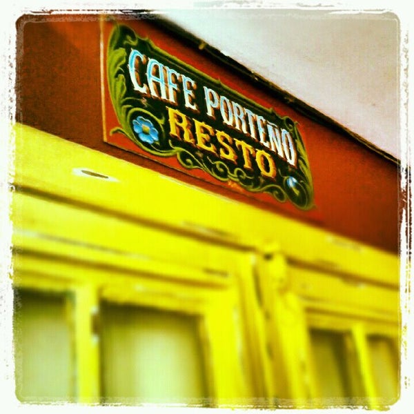 5/26/2012 tarihinde Cassandra L.ziyaretçi tarafından Café Porteño'de çekilen fotoğraf
