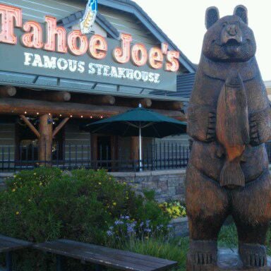 Photo taken at Tahoe Joe&#39;s by Bernadette  &quot;Berni&quot; V. on 6/8/2012