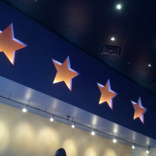 8/8/2012에 Gay D.님이 Five Star Burger에서 찍은 사진