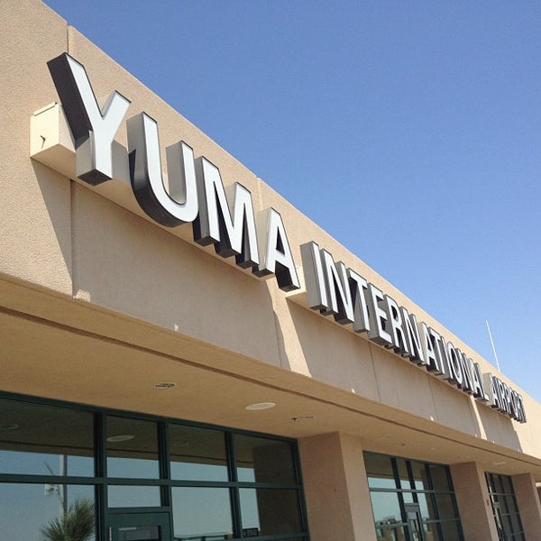 Foto tomada en Yuma International Airport (YUM)  por Mark W. el 8/13/2012