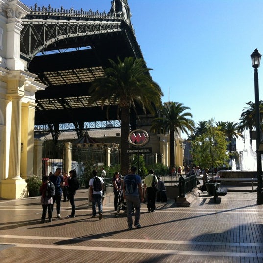 รูปภาพถ่ายที่ Mall Paseo Arauco Estación โดย Jack J. เมื่อ 3/29/2012
