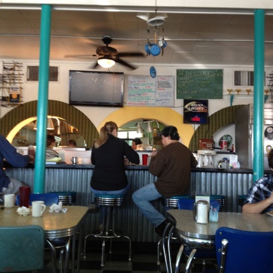 Foto tirada no(a) Austin Diner por Morgan D. em 2/19/2012