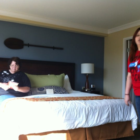 4/21/2012にDebraがRoyal Garden at Waikiki Hotelで撮った写真