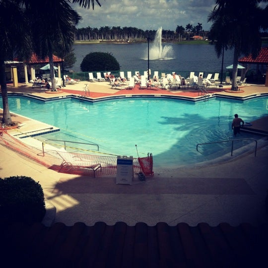Photo taken at Marriott&#39;s Villas at Doral by Jamie E. on 2/28/2012