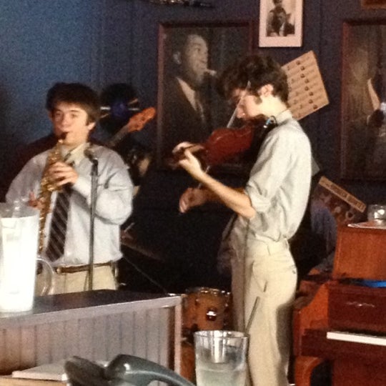 Foto diambil di Blue Wisp Jazz Club oleh Tony B. pada 6/16/2012