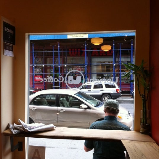 9/11/2011 tarihinde thecoffeebeanersziyaretçi tarafından Upright Coffee'de çekilen fotoğraf